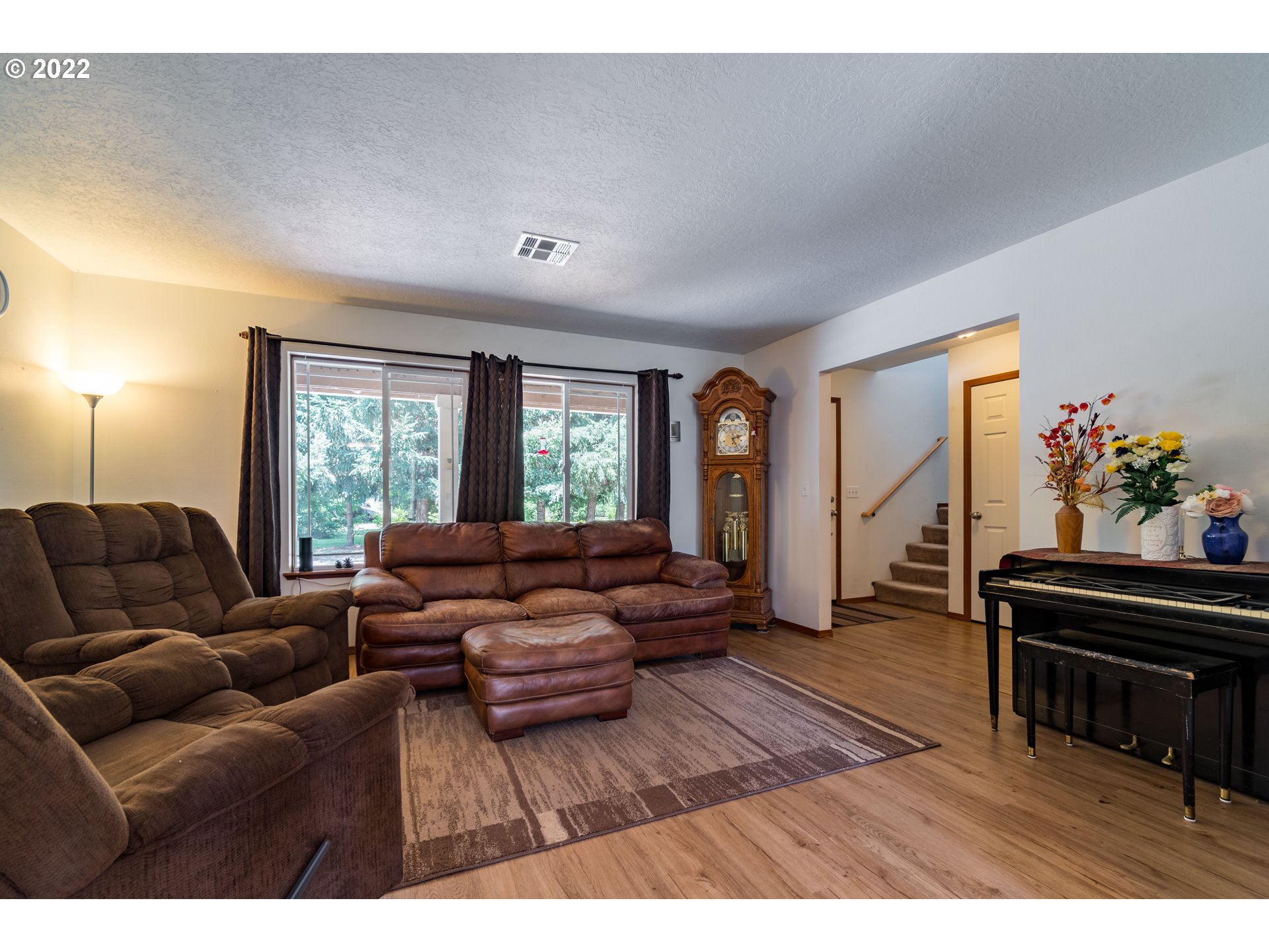 86015 Edenvale Road Pleasant Hill, OR 97455 - Photo 4 of 32 Gallery Image 4
