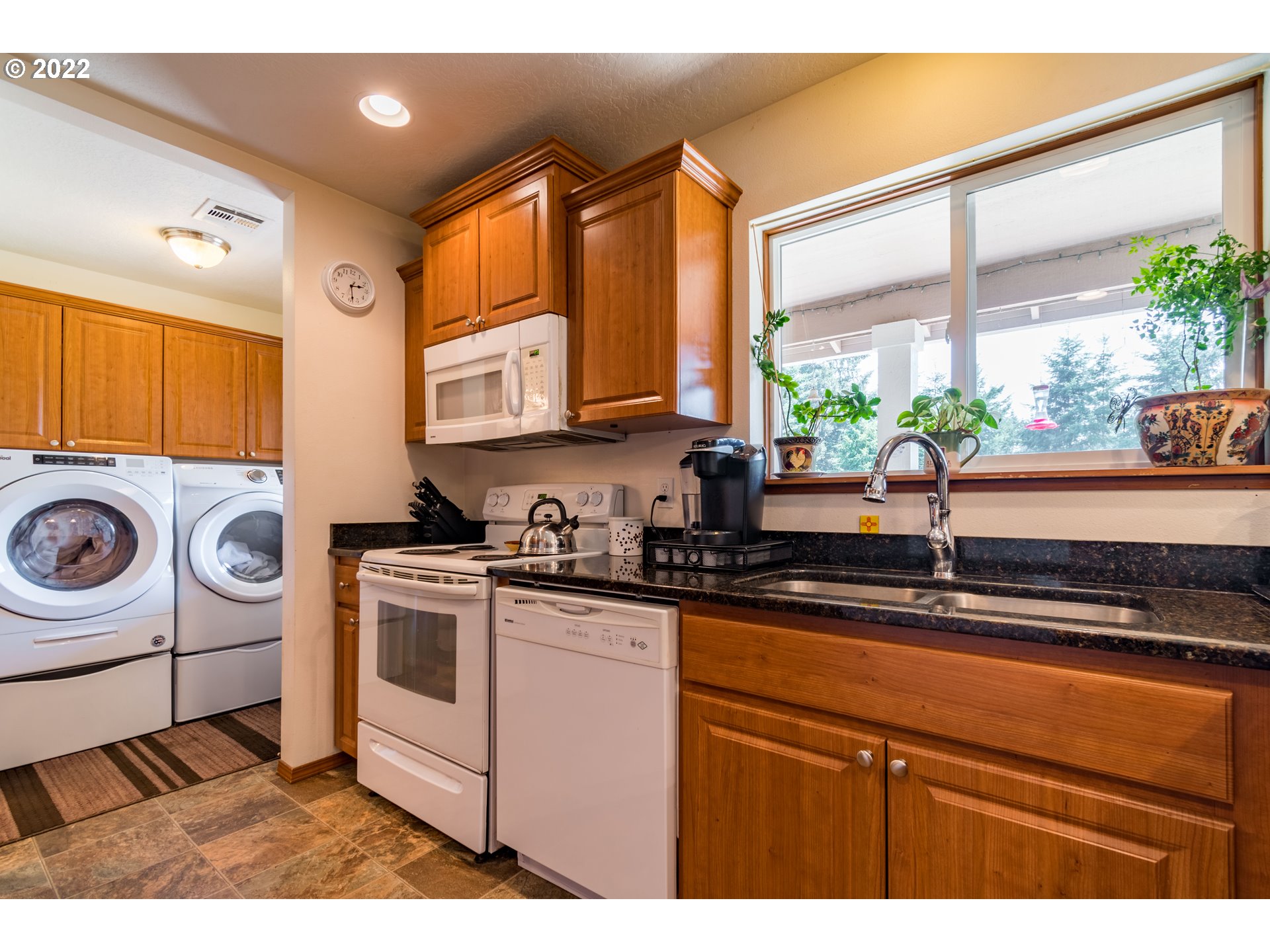 86015 Edenvale Road Pleasant Hill, OR 97455 - Photo 10 of 32 Gallery Image 10