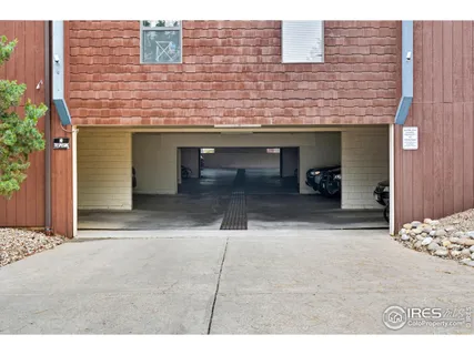 a view of entryway and hall