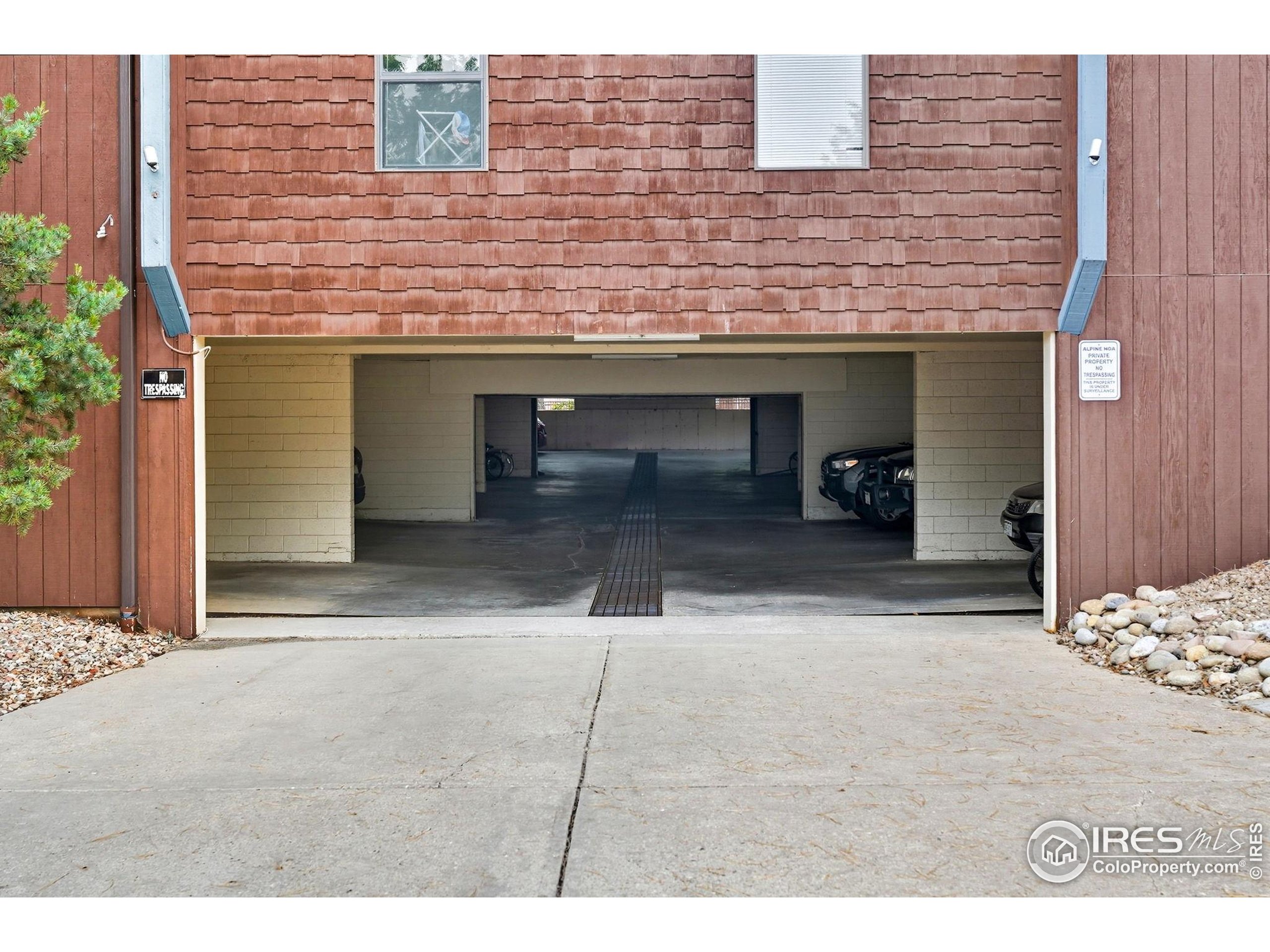1303 Alpine Avenue, Unit 24 Boulder, CO 80304 - Photo 31 of 46 a view of backyard of a house