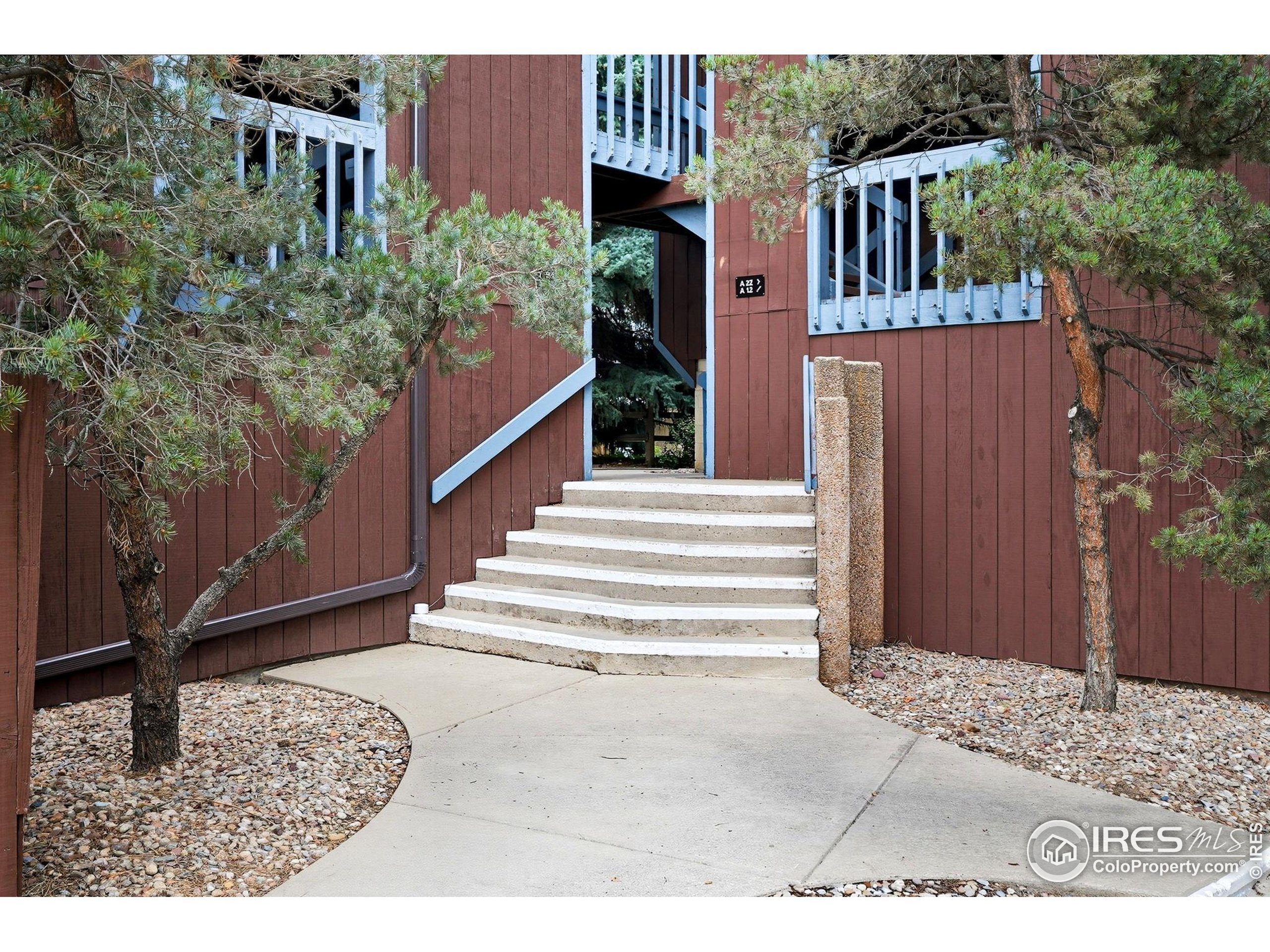 1303 Alpine Avenue, Unit 24 Boulder, CO 80304 - Photo 33 of 46 a view of outdoor space deck and living room