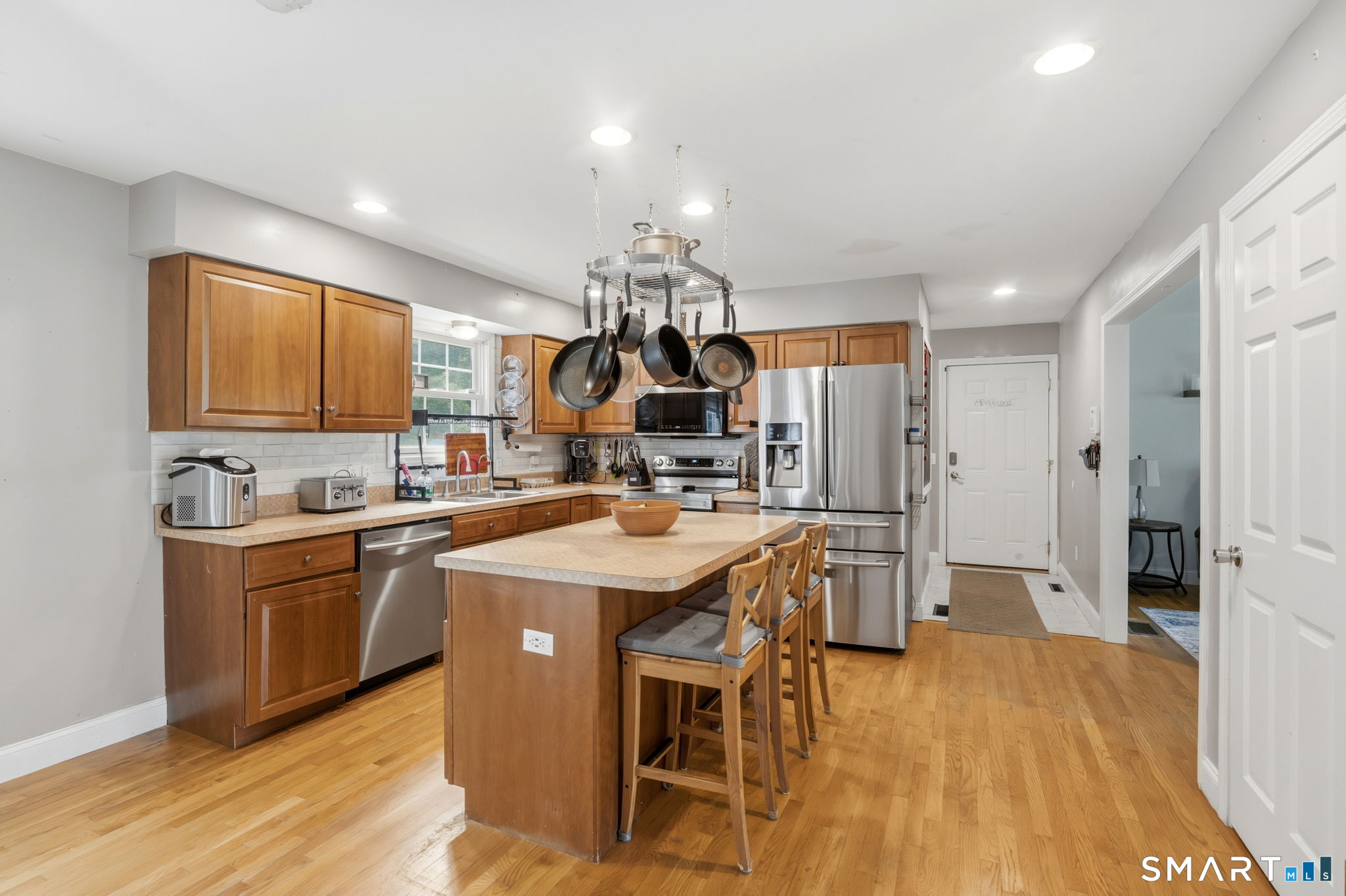624 Hartford Road Salem, CT 06420 - Photo 7 of 37