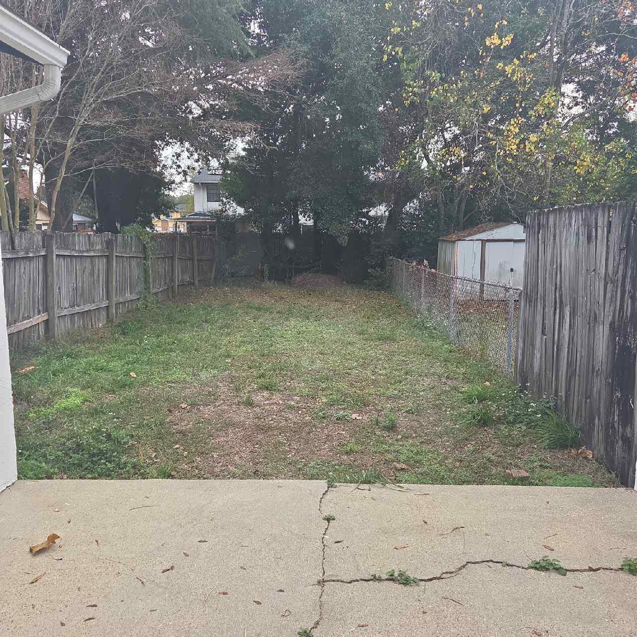 90 6th Avenue, Unit 4 Shalimar, FL 32579 - Photo 10 of 10 a backyard of a house