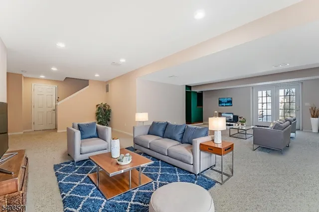 $899,000 | 215 Kuhl Road, Flemington, NJ 08822