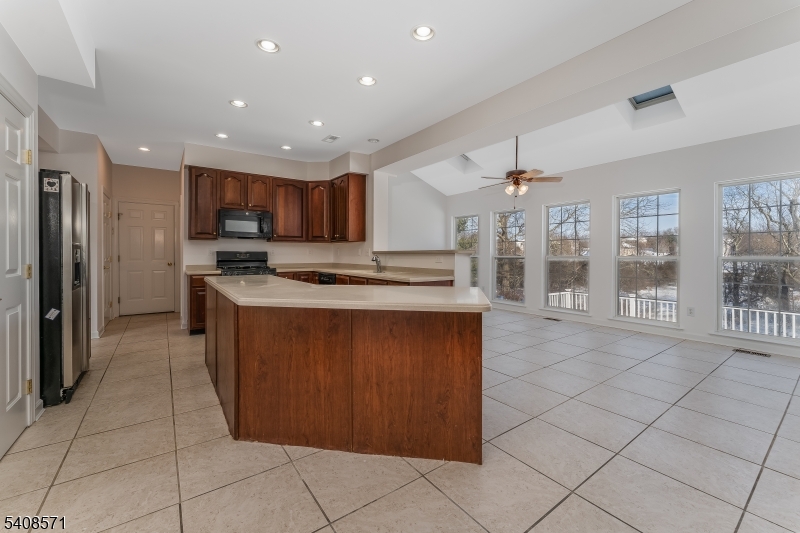 215 Kuhl Road Flemington, NJ 08822 - Photo 7 of 40