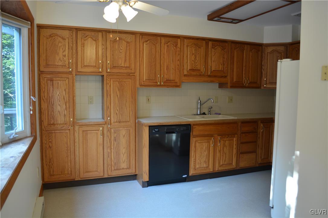 1260 Clearfield Road Nazareth, PA 18064 - Photo 4 of 23