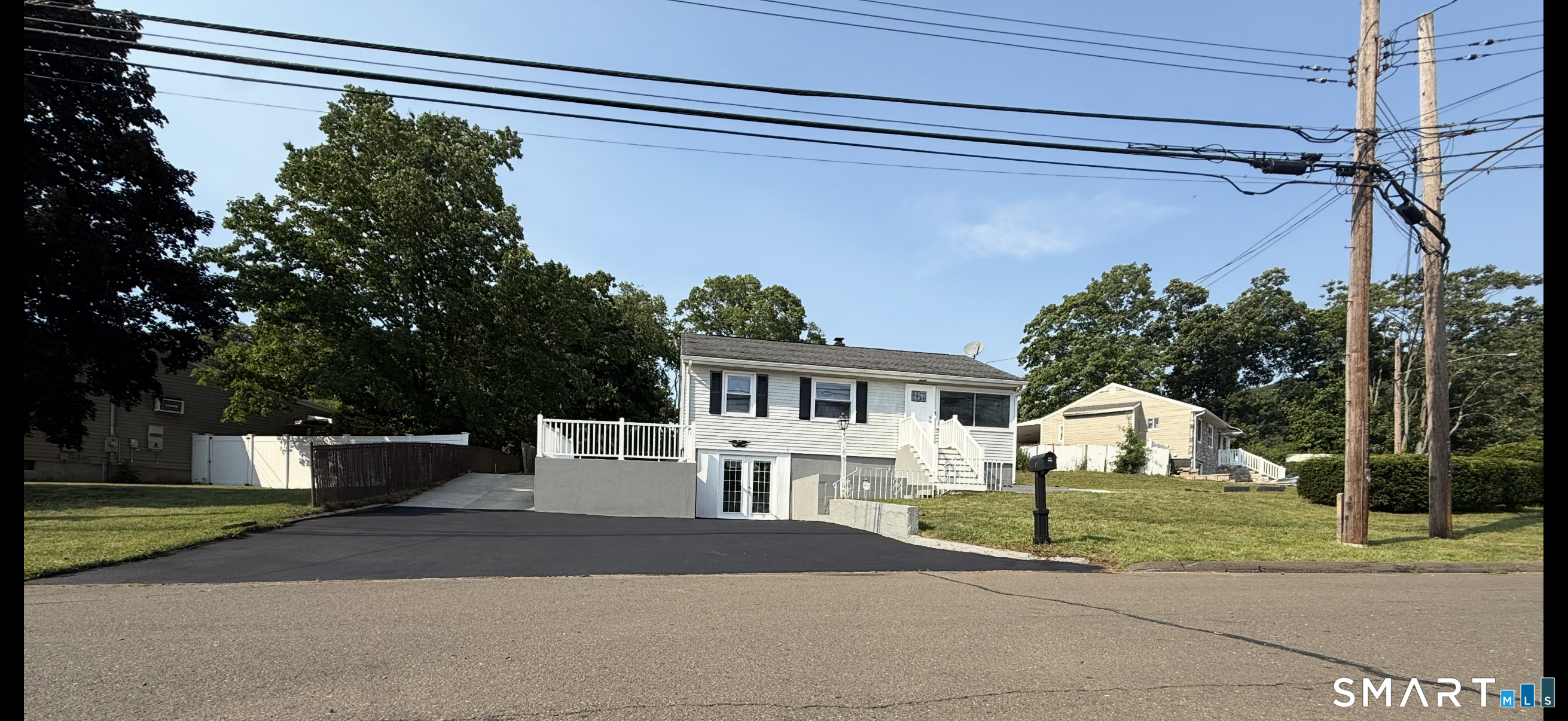 17 Navarro Road East Haven, CT 06512 - Photo 1 of 30 Gallery Image 1