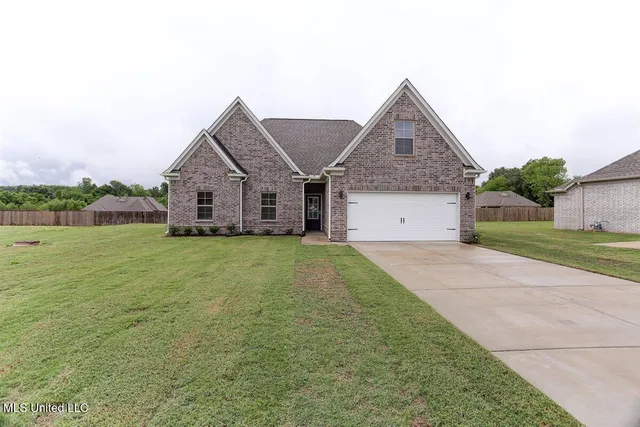 $319,900 | 7735 Carmel Cove, Walls, MS 38680