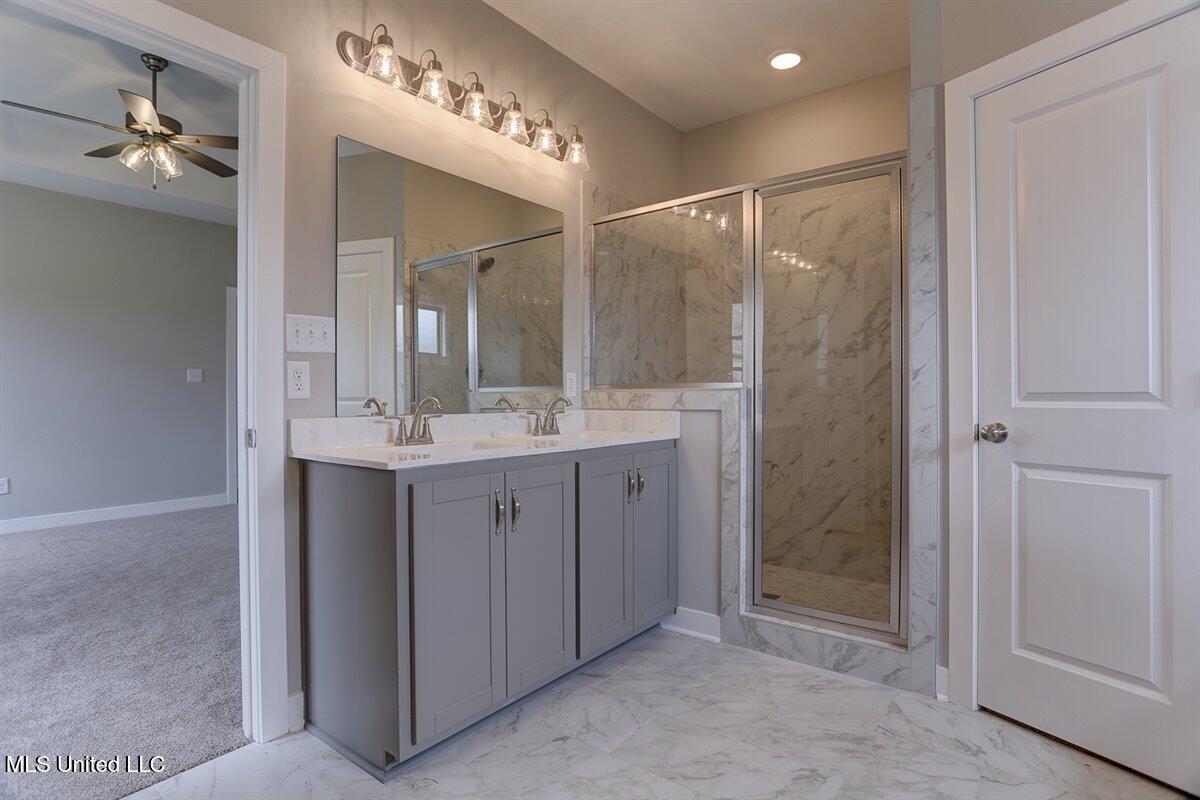 7735 Carmel Cove Walls, MS 38680 - Photo 16 of 20 Primary Bathroom