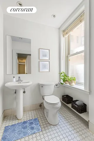$595,000 | 103 East 75th Street, Unit 1RE | Lenox Hill