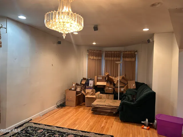 $264,000 | 42 Kelton Avenue, Schenectady, NY 12304