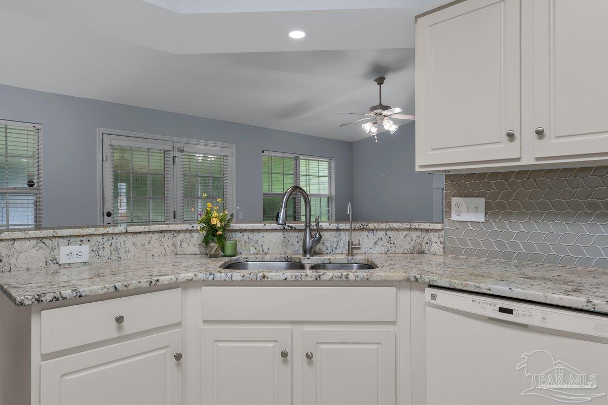 1039 Brownfield Road Pensacola, FL 32526 - Photo 14 of 41
