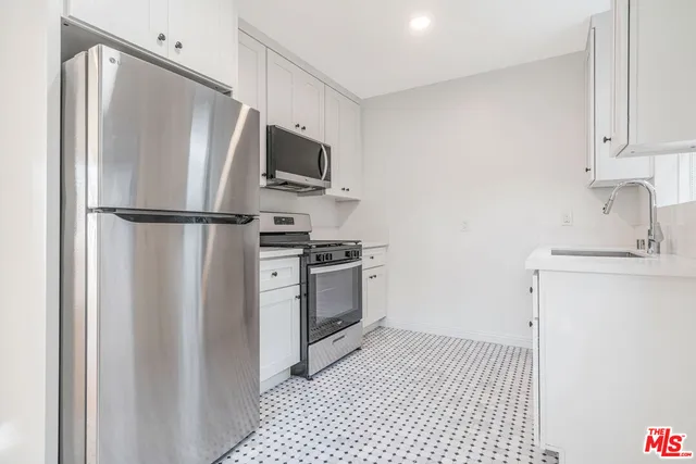 $3,895 | 2310 1/2 Pisani Place, Venice, CA 90291