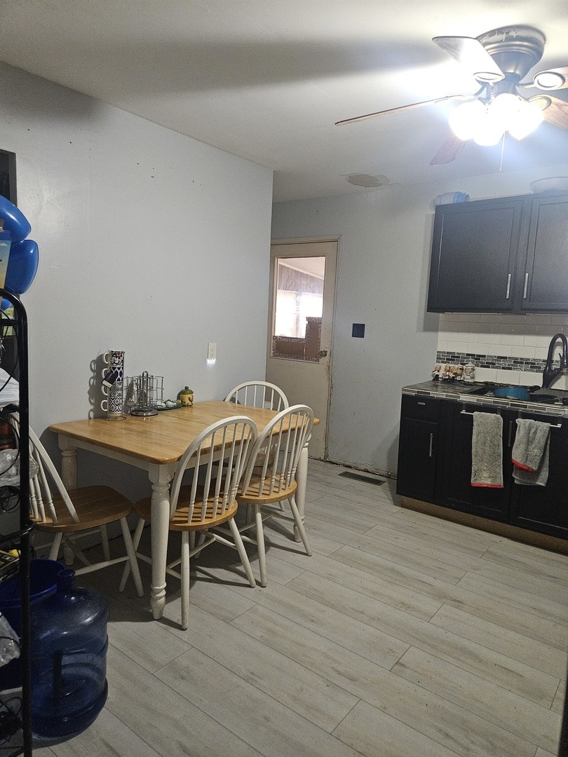 1218 Vienna Boulevard DeKalb, IL 60115 - Photo 5 of 13