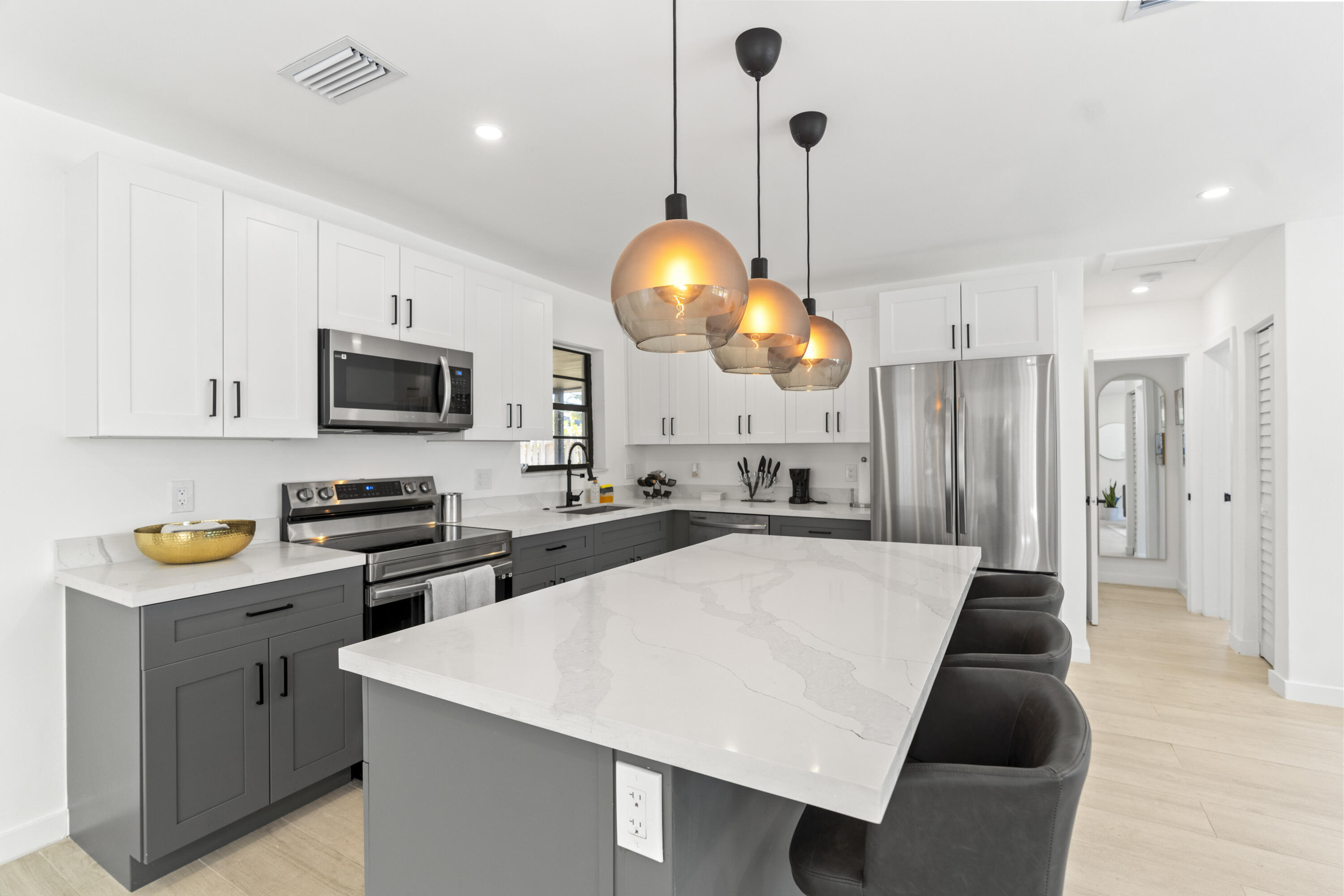 235 Northeast 20th Street Boca Raton, FL 33431 - Photo 5 of 22 DSC05448