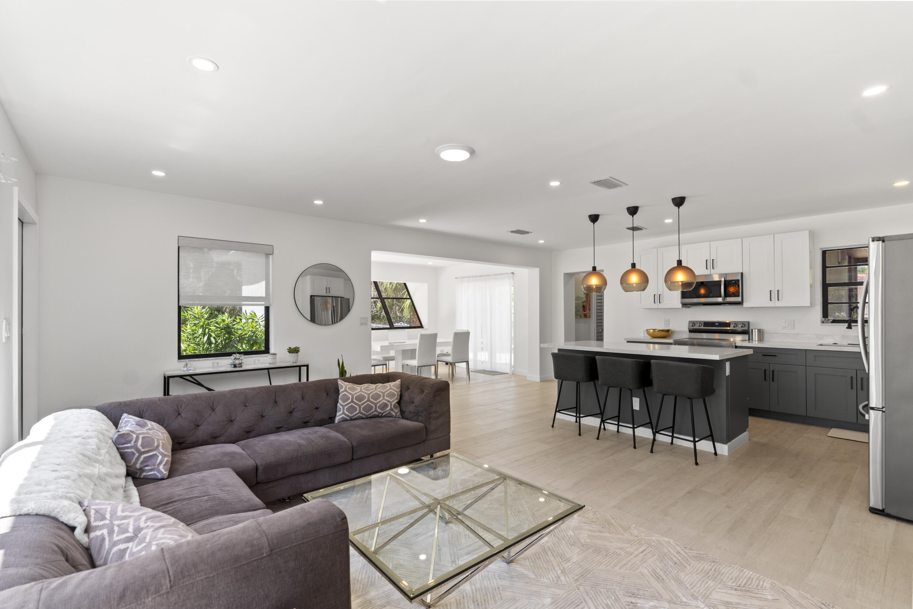 235 Northeast 20th Street Boca Raton, FL 33431 - Photo 8 of 22 DSC05427