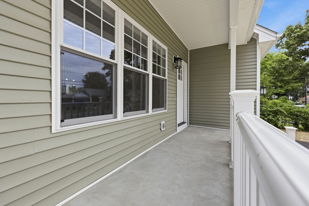 30 Goldenrod Street Springfield, MA 01109 - Photo 6 of 38