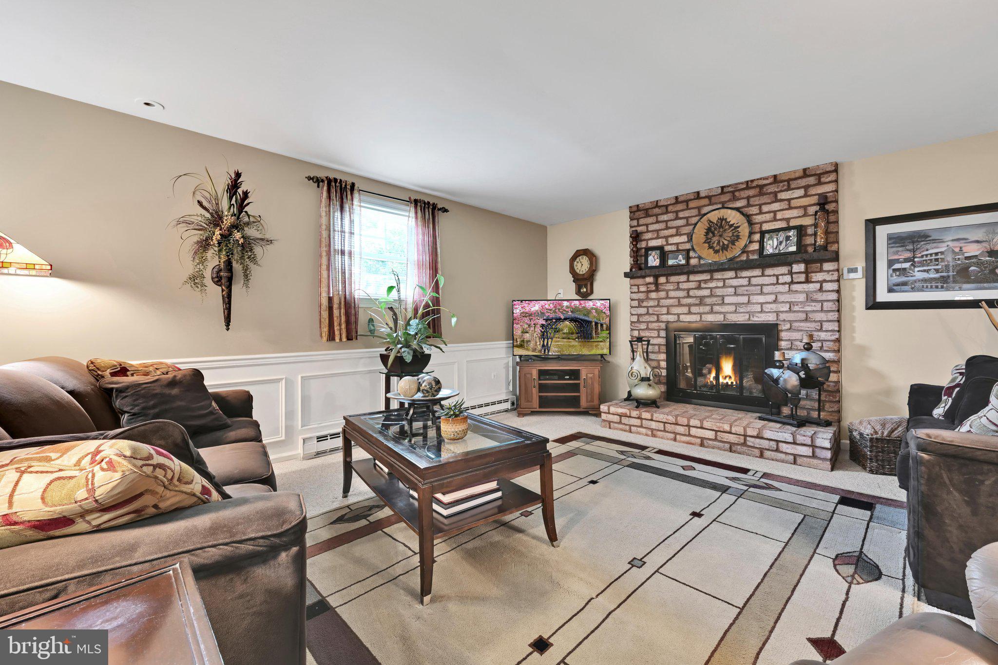 104 Julia Road Ephrata, PA 17522 - Photo 16 of 53 Living Area