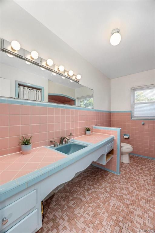 1822 Prestwick Road Grosse Pointe Woods, MI 48236 - Photo 21 of 35