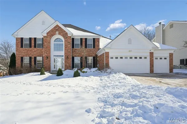 $740,000 | 720 Summer Oak Drive, Ellisville, MO 63021