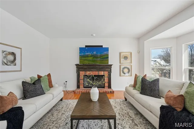 $760,000 | 720 Summer Oak Drive, Ellisville, MO 63021