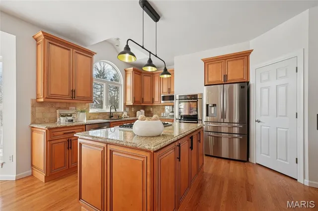 $760,000 | 720 Summer Oak Drive, Ellisville, MO 63021