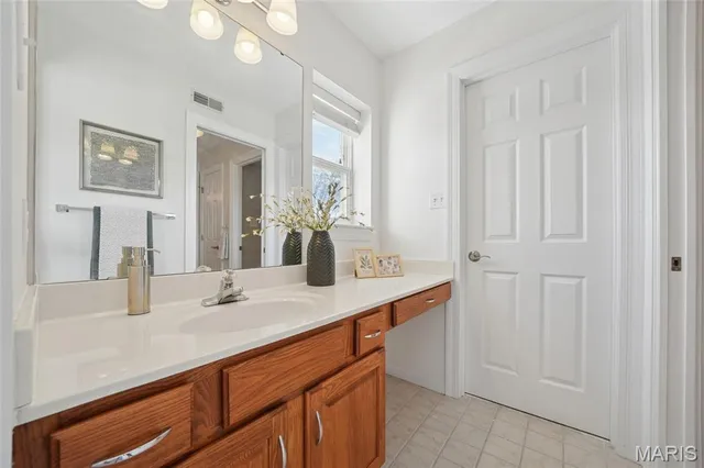 $760,000 | 720 Summer Oak Drive, Ellisville, MO 63021