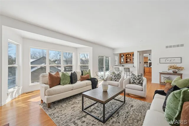 $760,000 | 720 Summer Oak Drive, Ellisville, MO 63021