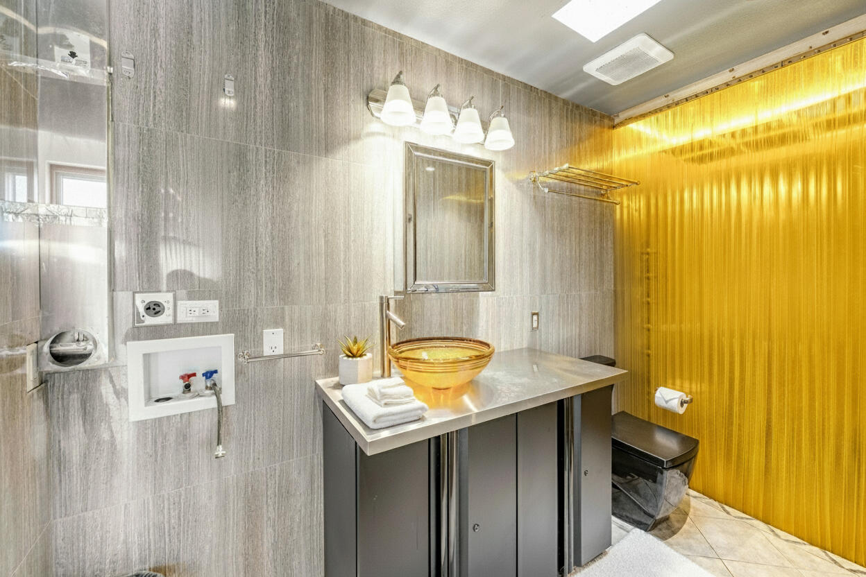 1111 East Ramon Road, Unit 1 Palm Springs, CA 92264 - Photo 9 of 13 collov-ai_20250910131532_z3w69m