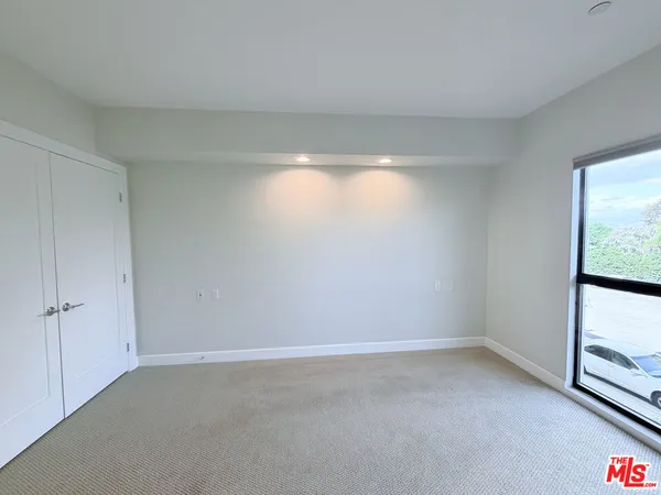 $4,500 | 5015 Balboa Boulevard, Unit 201, Encino, CA 91316