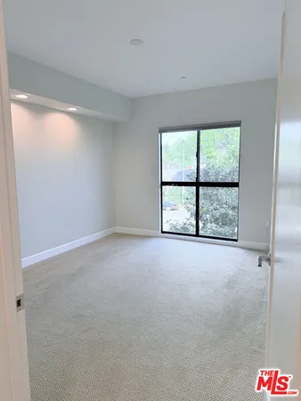$4,500 | 5015 Balboa Boulevard, Unit 201, Encino, CA 91316