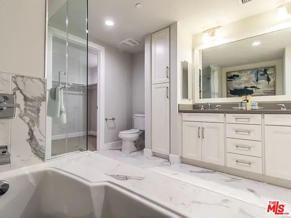 $4,500 | 5015 Balboa Boulevard, Unit 201, Encino, CA 91316