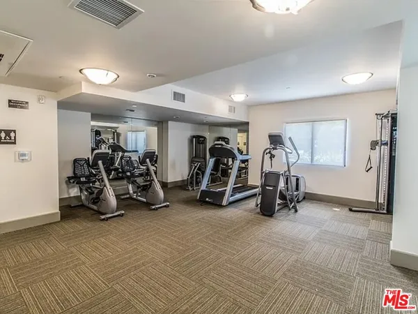 $4,500 | 5015 Balboa Boulevard, Unit 201, Encino, CA 91316