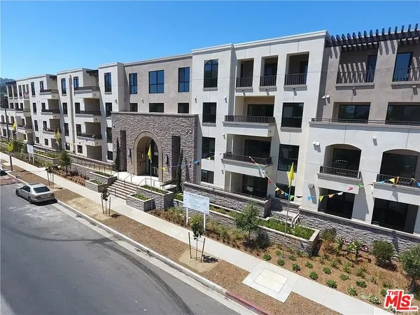 $4,500 | 5015 Balboa Boulevard, Unit 201, Encino, CA 91316