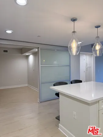 $4,500 | 5015 Balboa Boulevard, Unit 201, Encino, CA 91316