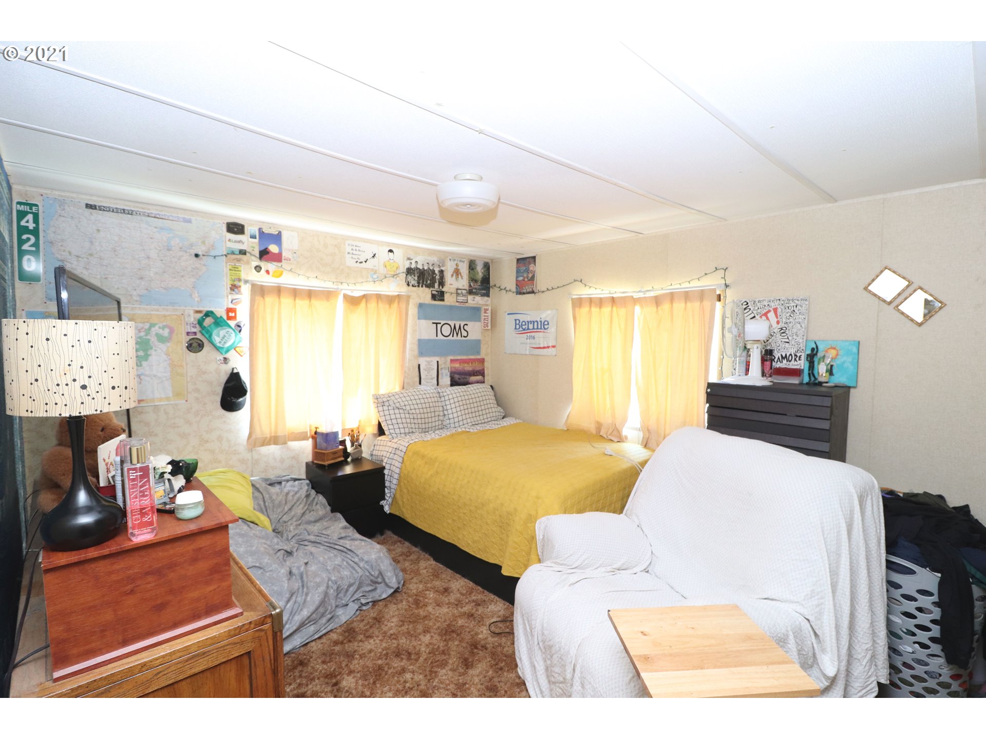 78471 Sears Road Cottage Grove, OR 97424 - Photo 16 of 31 a bed room with two bed and a couch