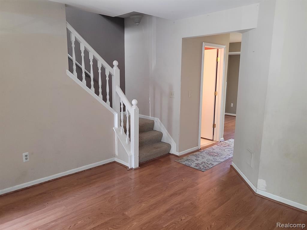 1535 Streamwood Court Rochester Hills, MI 48307 - Photo 4 of 13