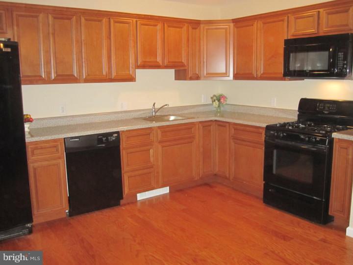 122 Garrett Road Newark, DE 19713 - Photo 3 of 14 Gallery Image 3