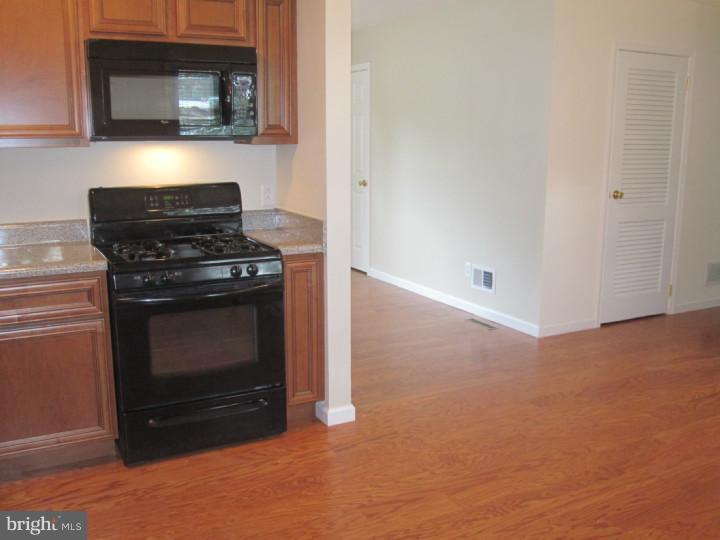 122 Garrett Road Newark, DE 19713 - Photo 5 of 14 Gallery Image 5
