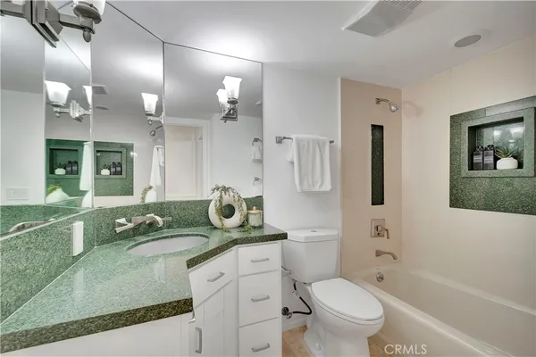 $3,785,000 | 265 Bay Shore Avenue, Long Beach, CA 90803