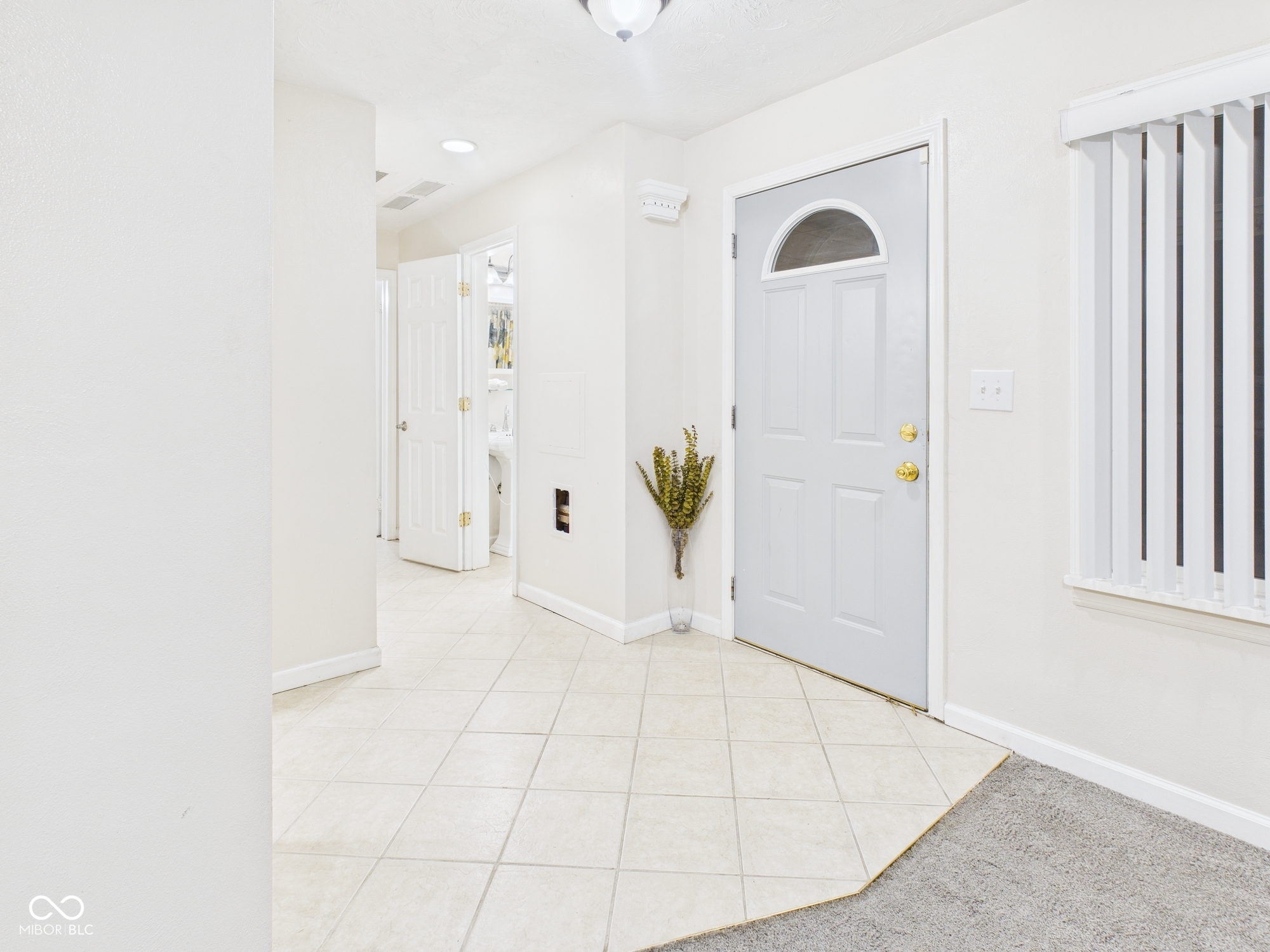 630 Chester Street Anderson, IN 46012 - Photo 2 of 24