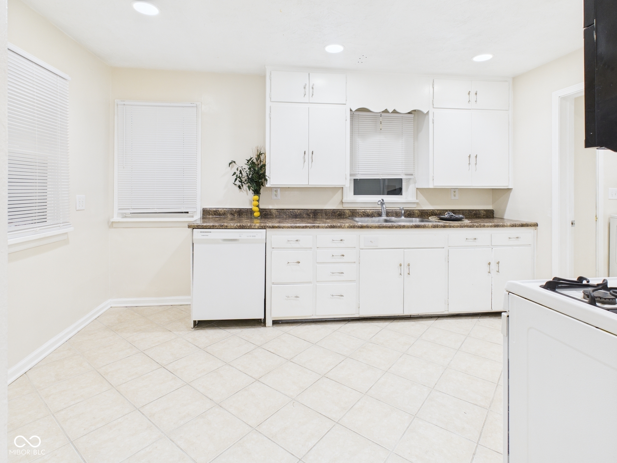 630 Chester Street Anderson, IN 46012 - Photo 5 of 24