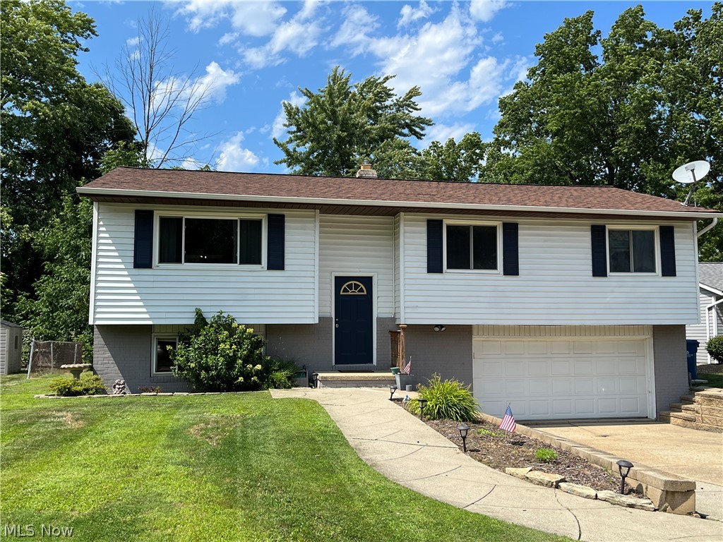 5529 Reef Road Mentor, OH 44060 - Photo 1 of 35 BI-LEVEL WITH FIRST FLOOR FAMILY ROOM ADDITION