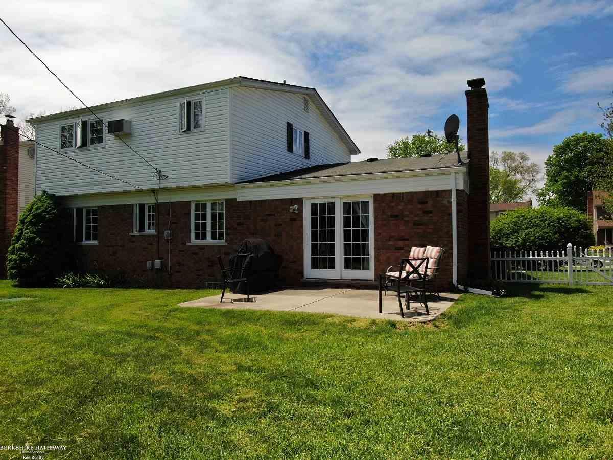 46628 Featherstone Ridge Utica, MI 48317 - Photo 6 of 38 50012058-5.JPG