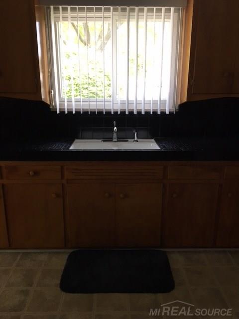 26220 Burg Road Warren, MI 48089 - Photo 14 of 65