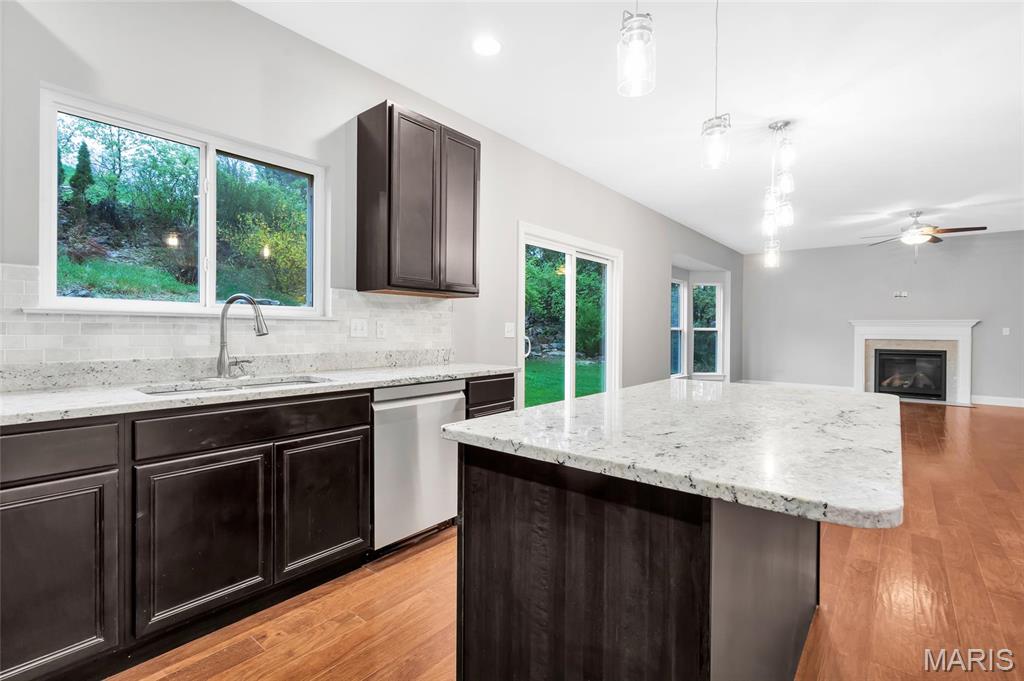 423 Hillington Drive Eureka, MO 63025 - Photo 14 of 37