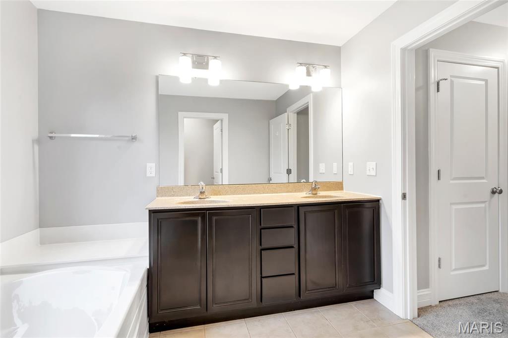 423 Hillington Drive Eureka, MO 63025 - Photo 25 of 37