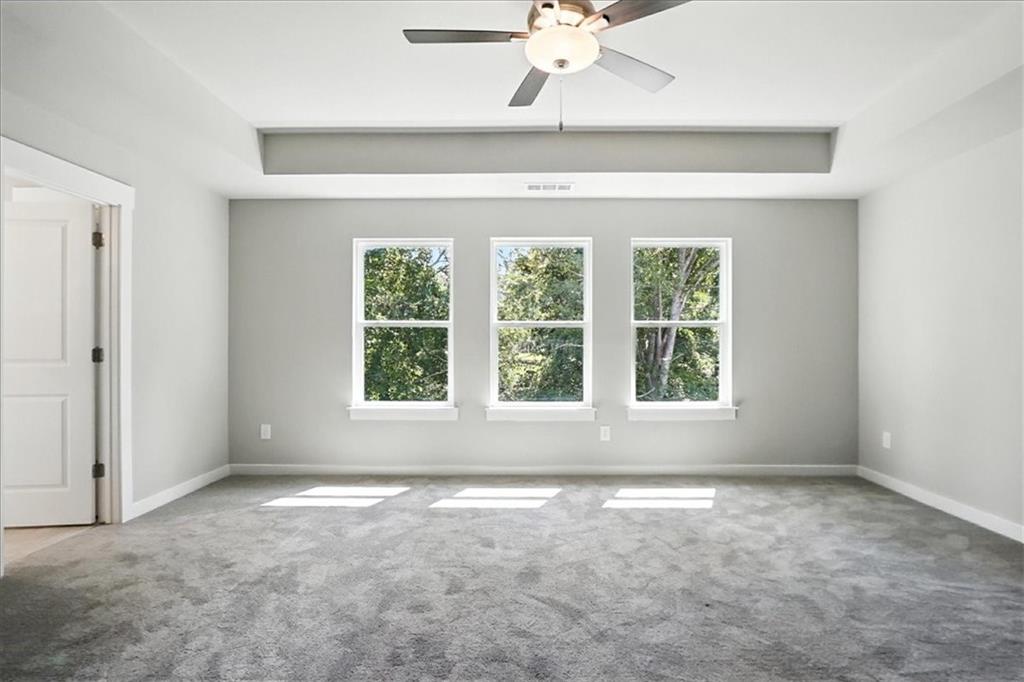 4034 Links Boulevard Jefferson, GA 30549 - Photo 27 of 68 an empty room with a window