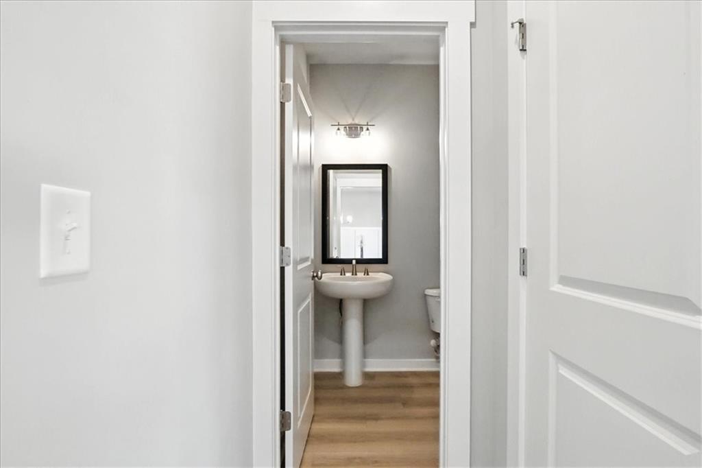 4034 Links Boulevard Jefferson, GA 30549 - Photo 9 of 68 a view of a bathroom from a hallway