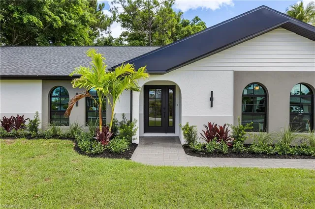 $849,900 | 1911 Princess Court, Naples, FL 34110